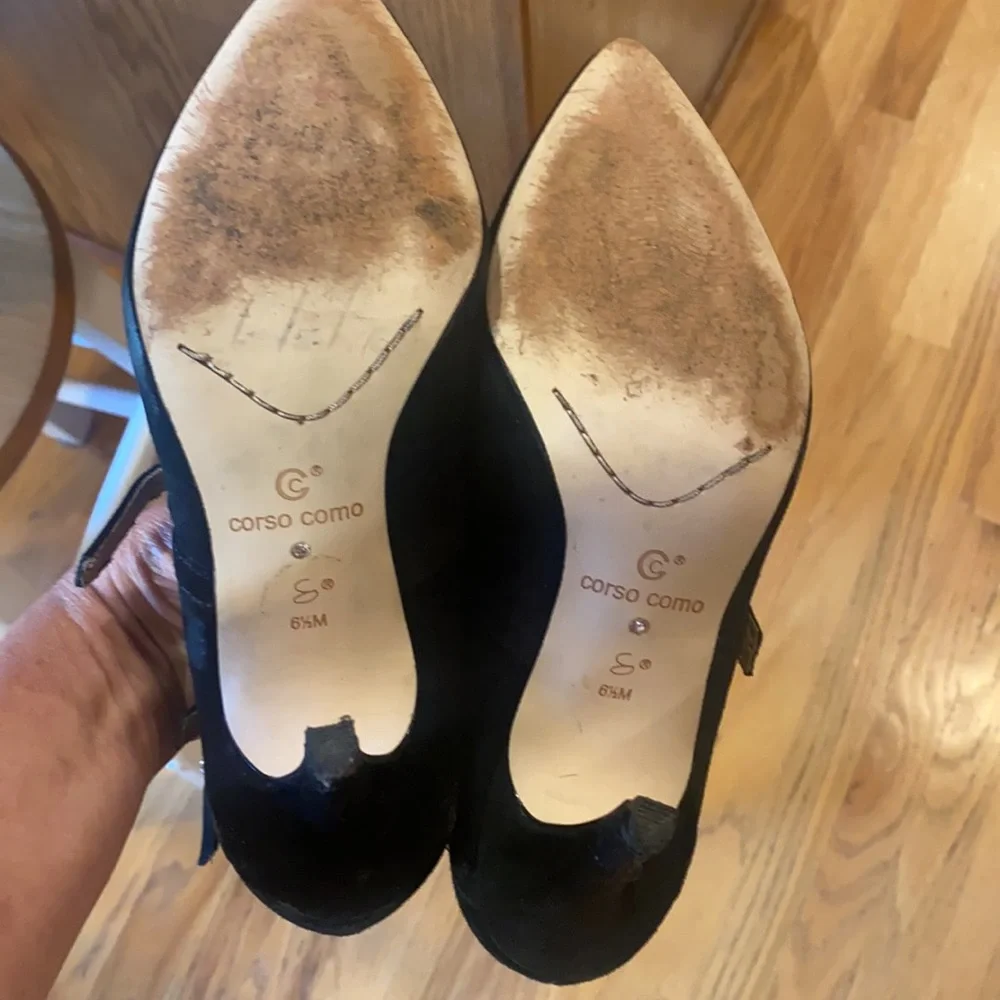 Corso Como Black Strappy Pointed-Toe Heels